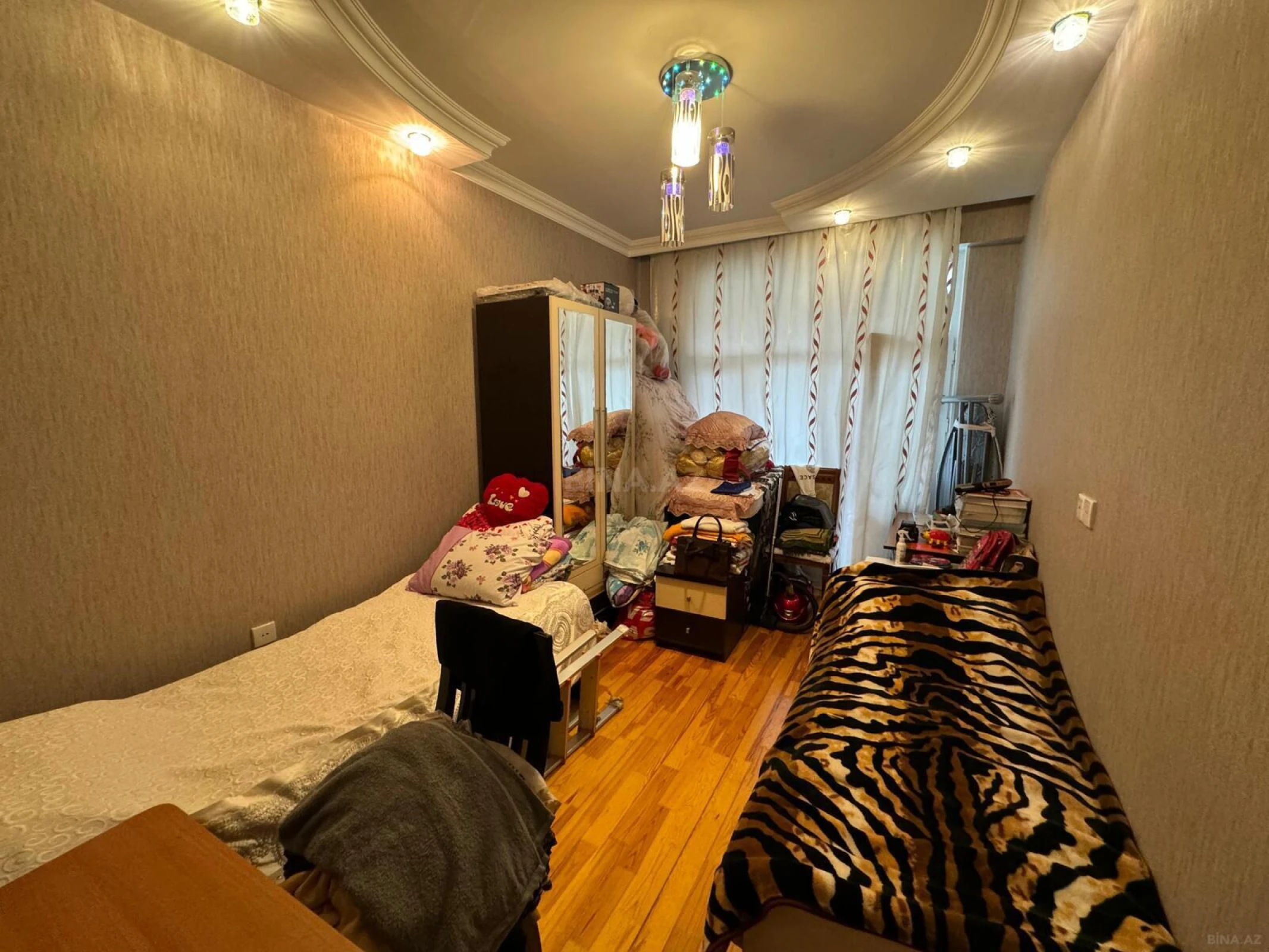 Satılır 4 otaqlı mənzil 170 m²