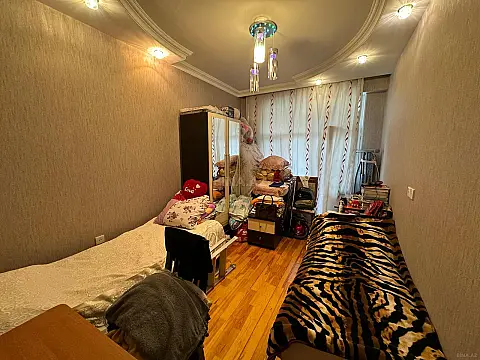 Satılır 4 otaqlı mənzil 170 m²