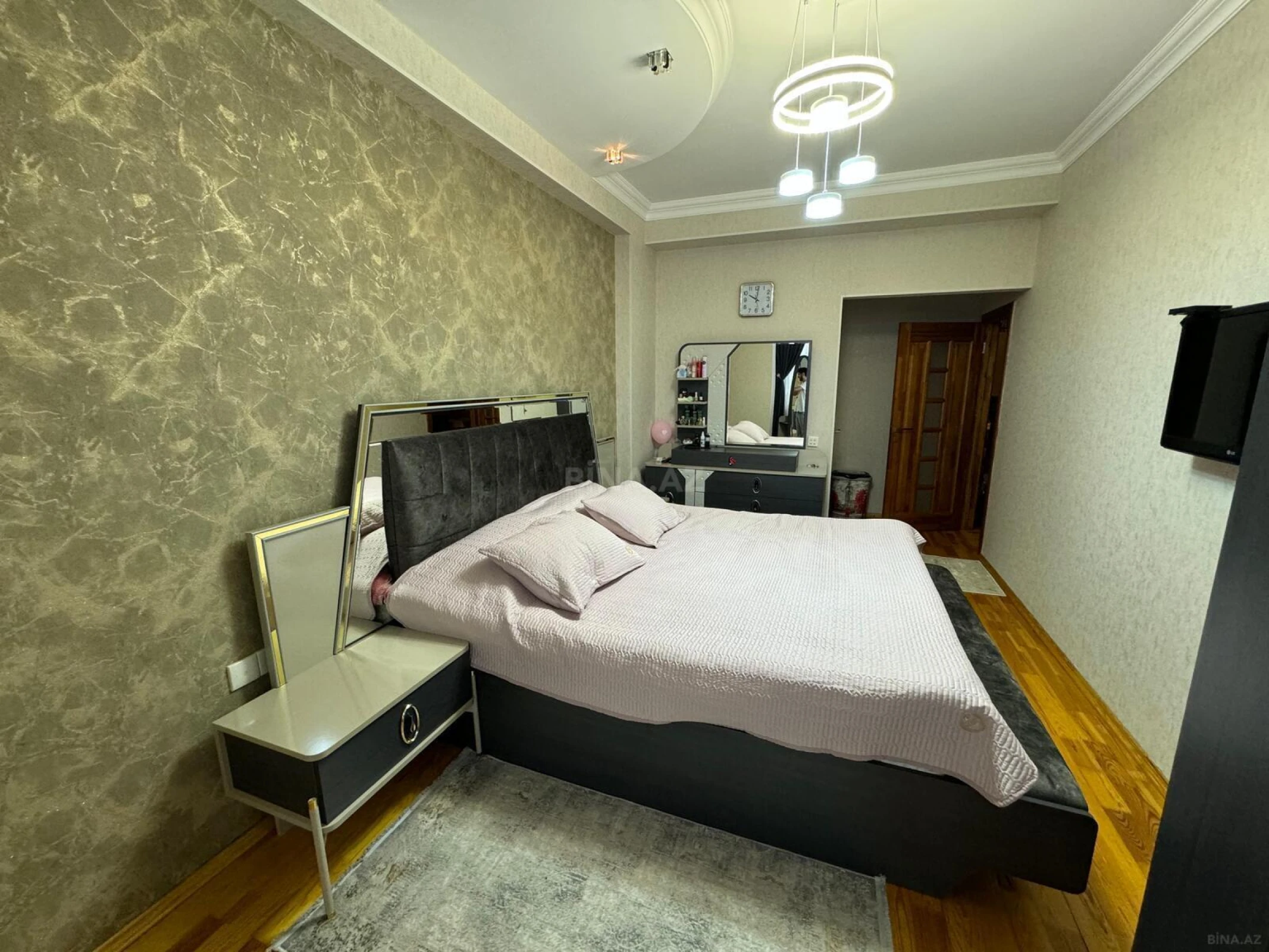 Satılır 4 otaqlı mənzil 170 m²