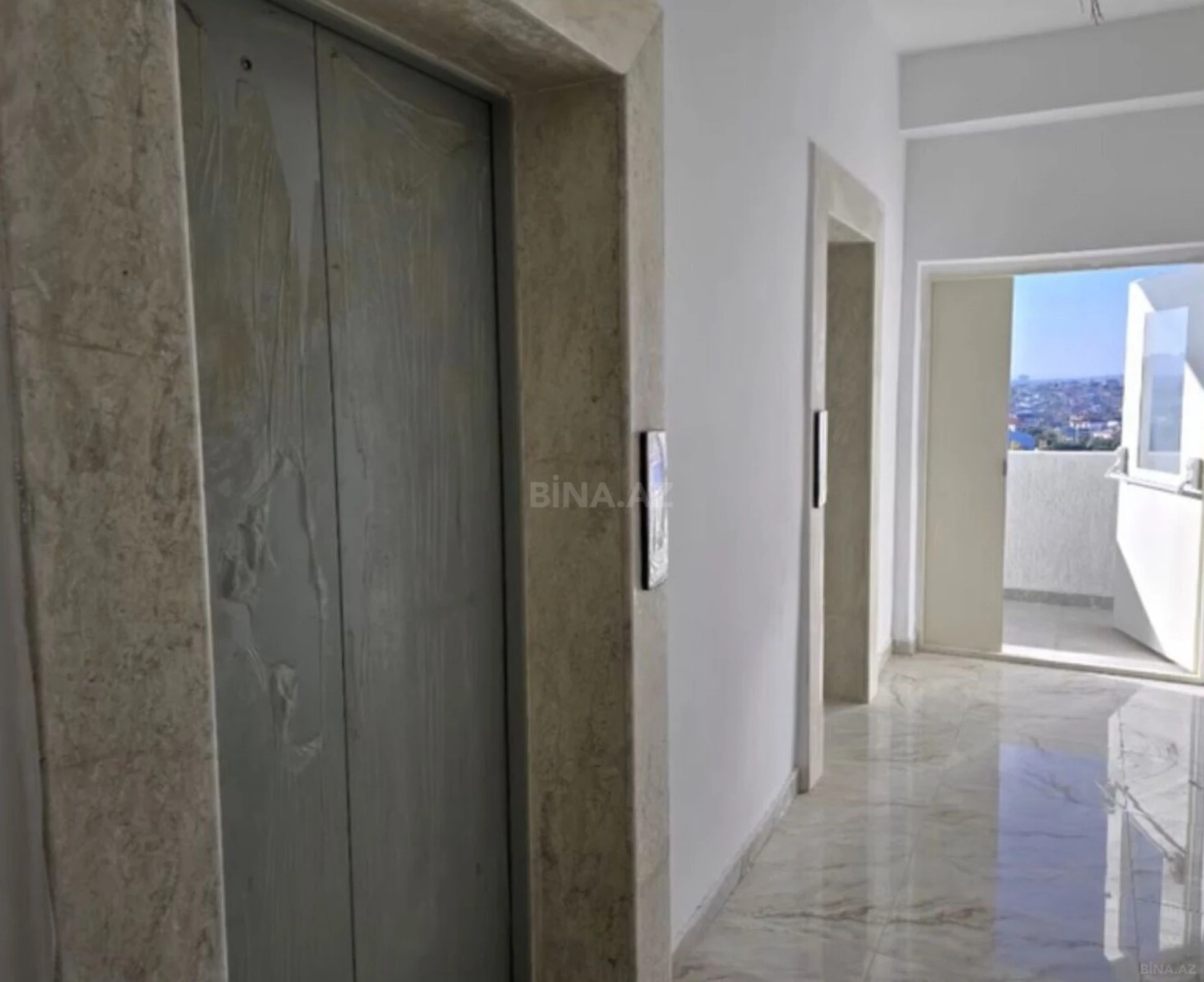 Satılır 3 otaqlı mənzil 112 m²