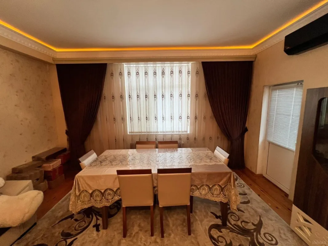 Satılır 3 otaqlı mənzil 140 m²