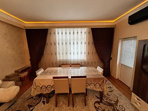 Satılır 3 otaqlı mənzil 140 m²