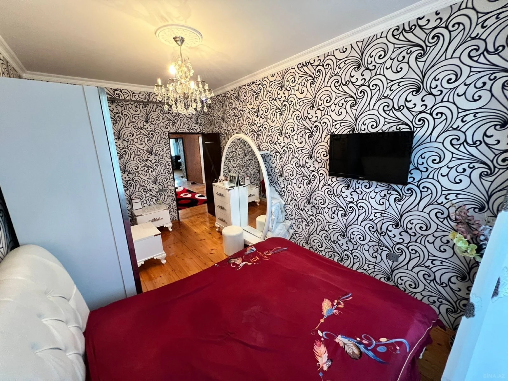 Satılır 3 otaqlı mənzil 140 m²