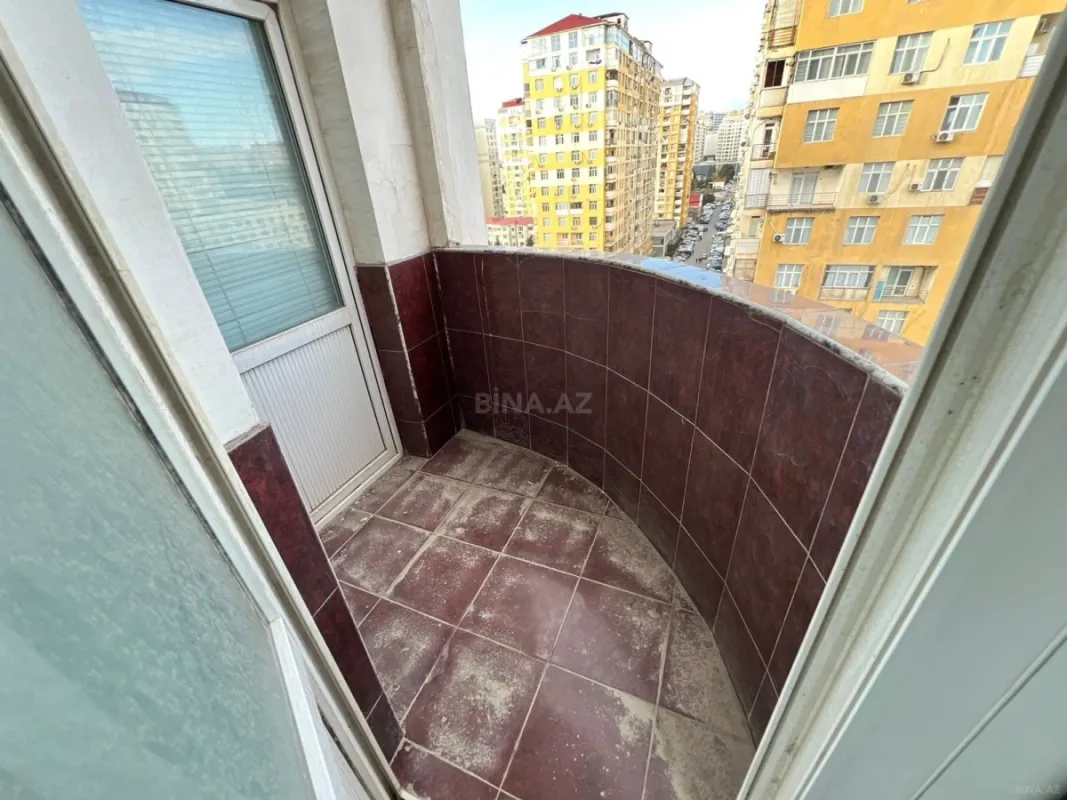 Satılır 3 otaqlı mənzil 140 m²