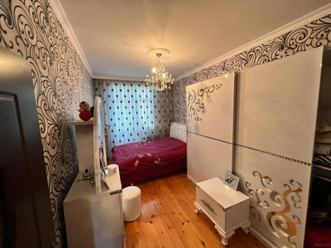 Satılır 3 otaqlı mənzil 140 m²