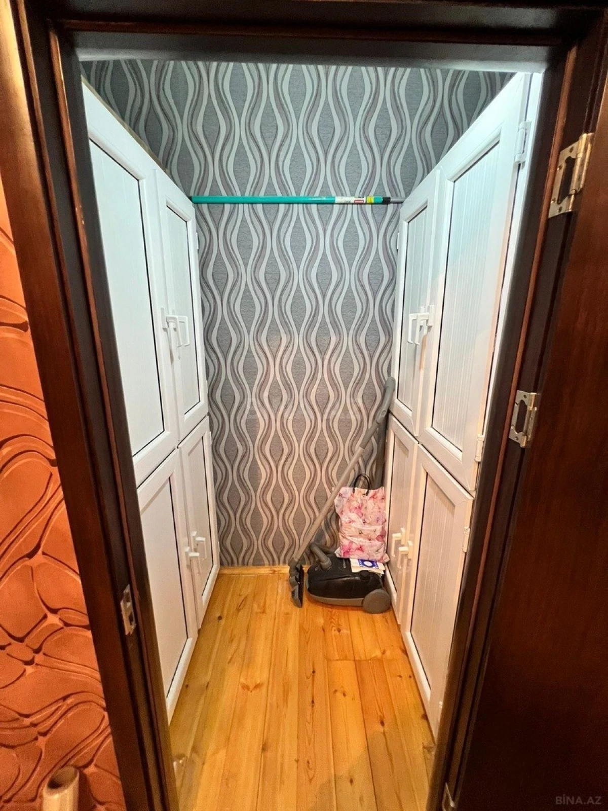 Satılır 3 otaqlı mənzil 140 m²