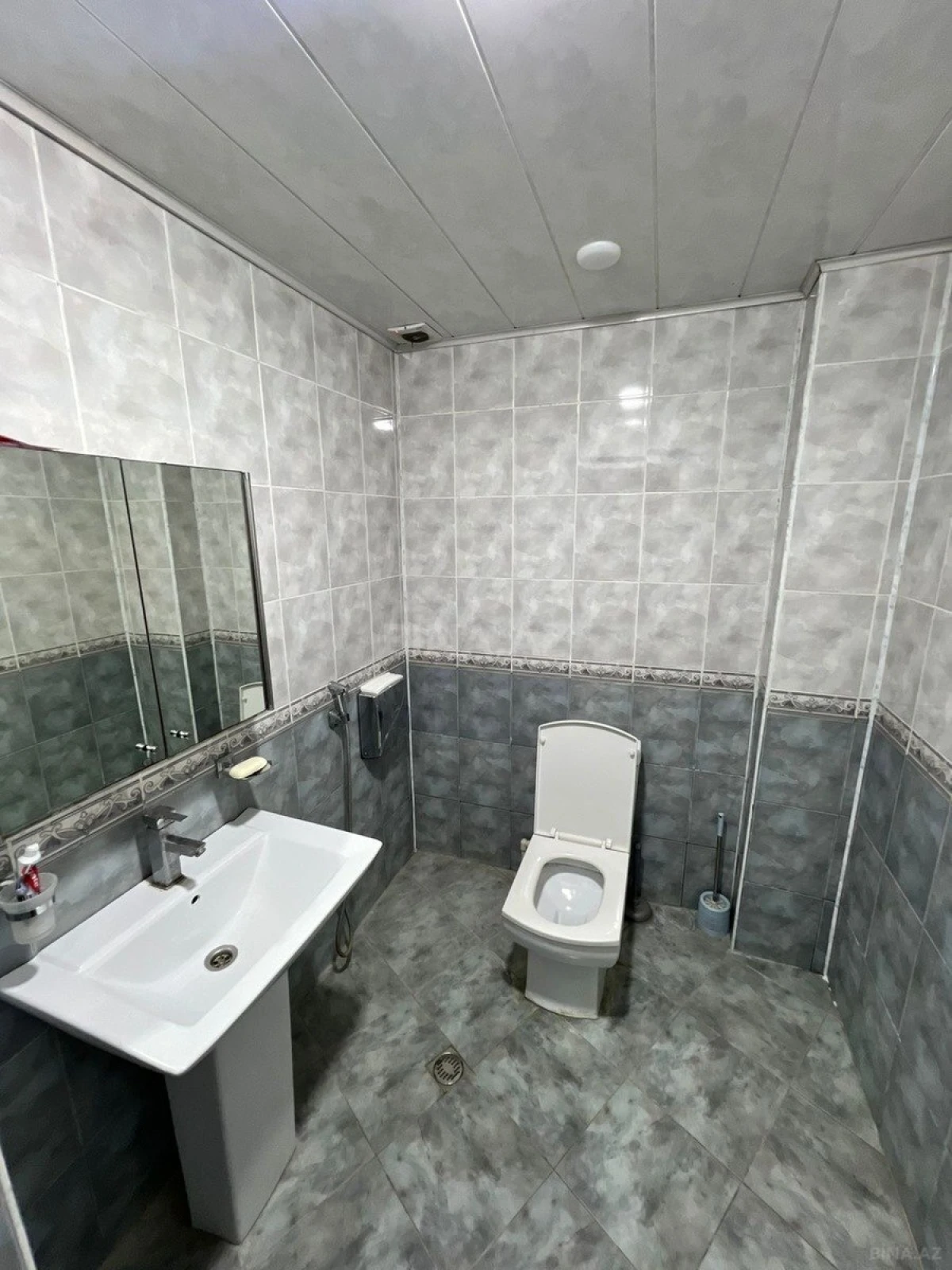 Satılır 3 otaqlı mənzil 140 m²