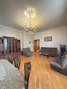 Kirayə verilir 3 otaqlı mənzil 90 m² — Bakı, Nərimanov 3 otaq 90.00 m²