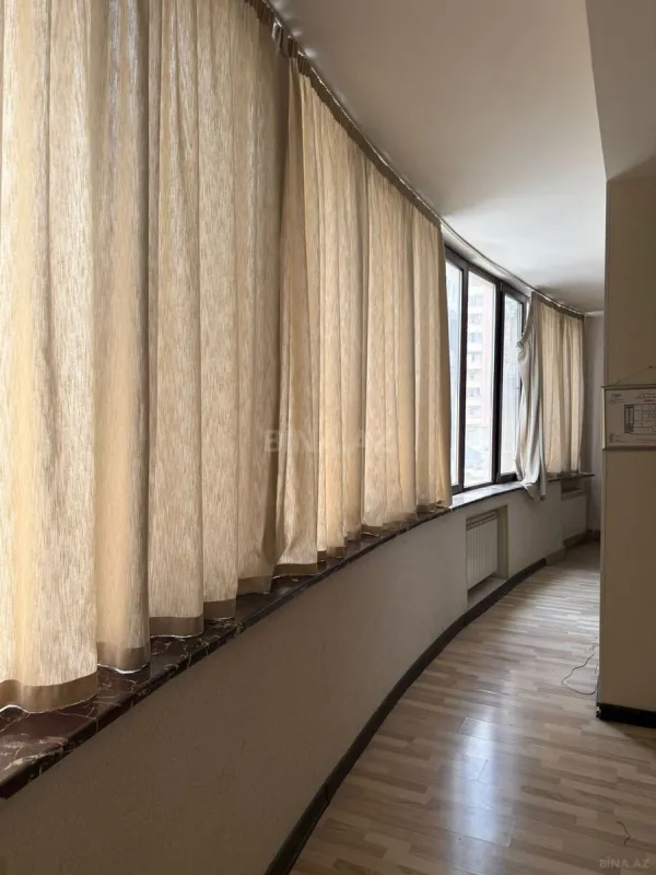 Satılır obyekt 300 m²