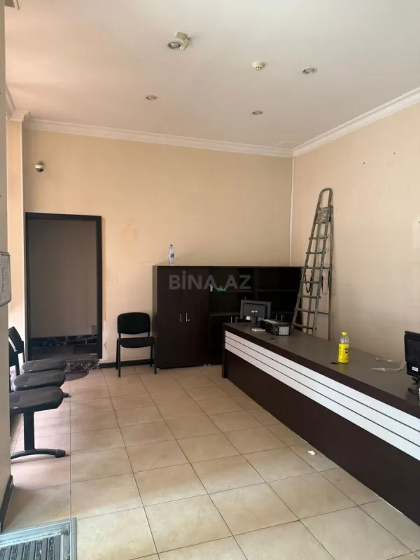 Satılır obyekt 300 m²