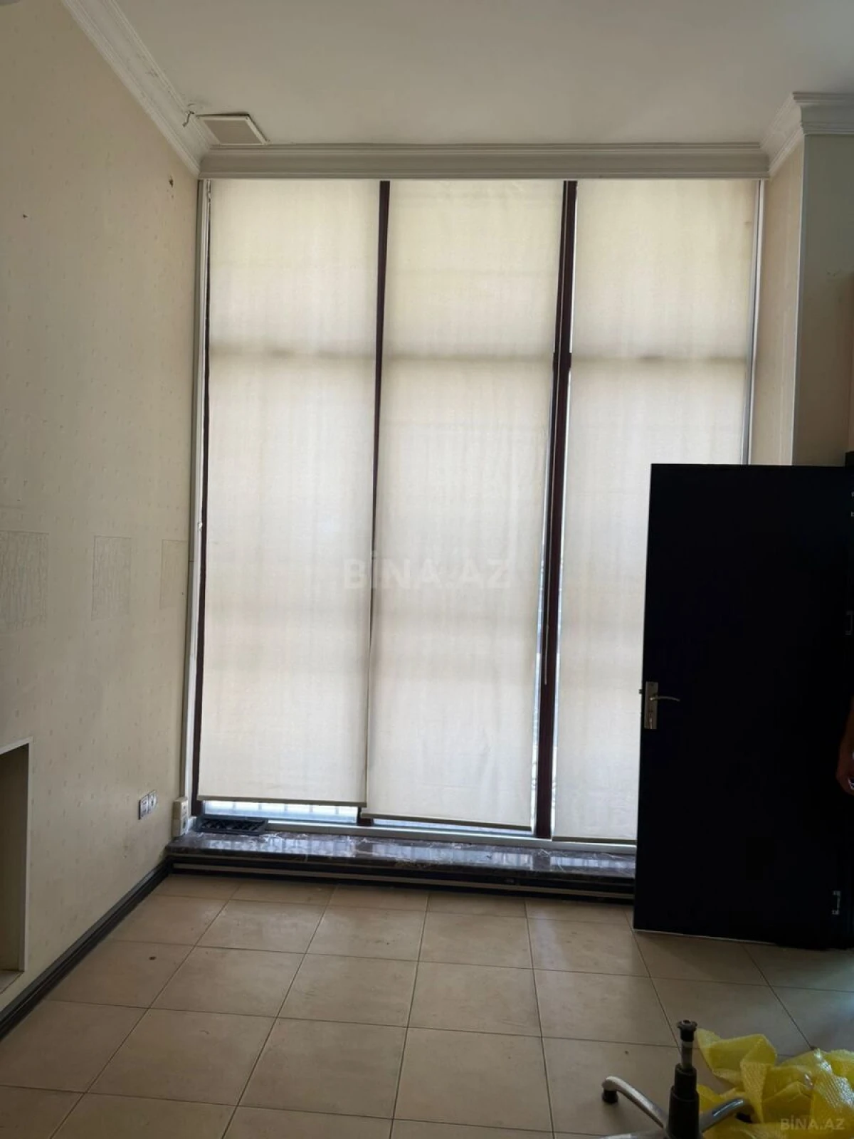 Satılır obyekt 300 m²