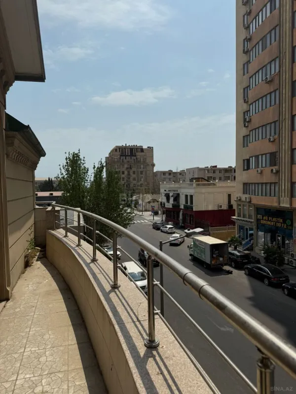 Satılır obyekt 300 m²