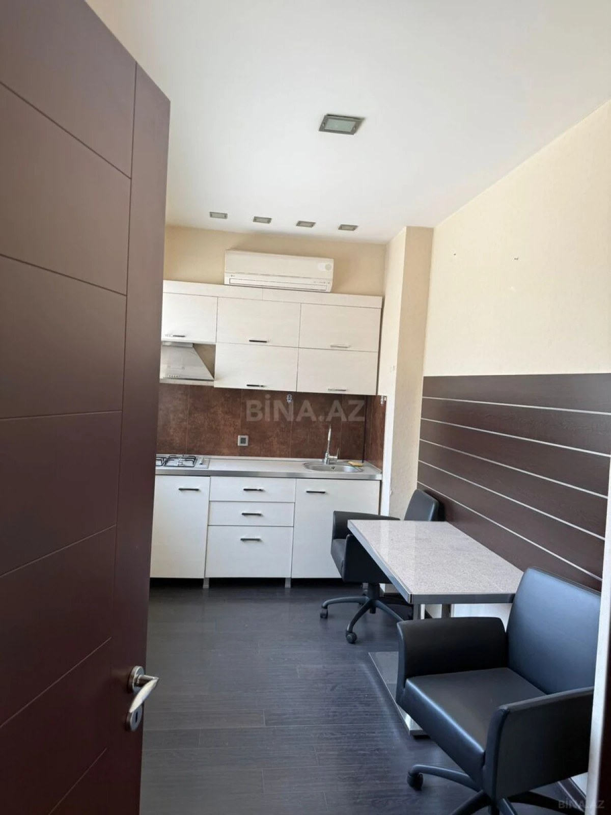 Satılır obyekt 300 m²