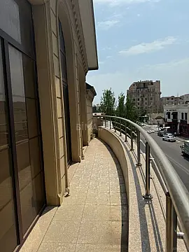 Satılır obyekt 300 m²