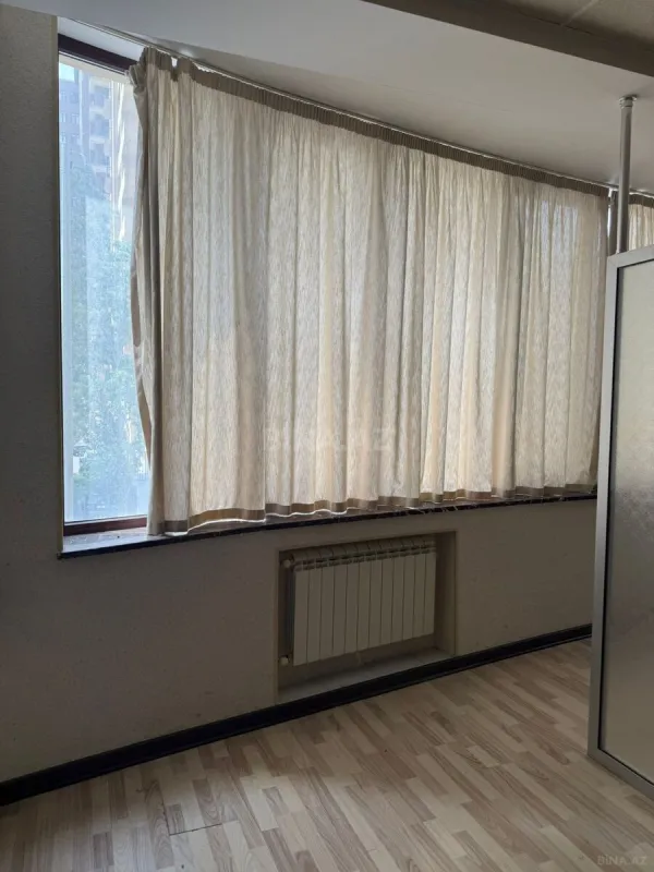 Satılır obyekt 300 m²