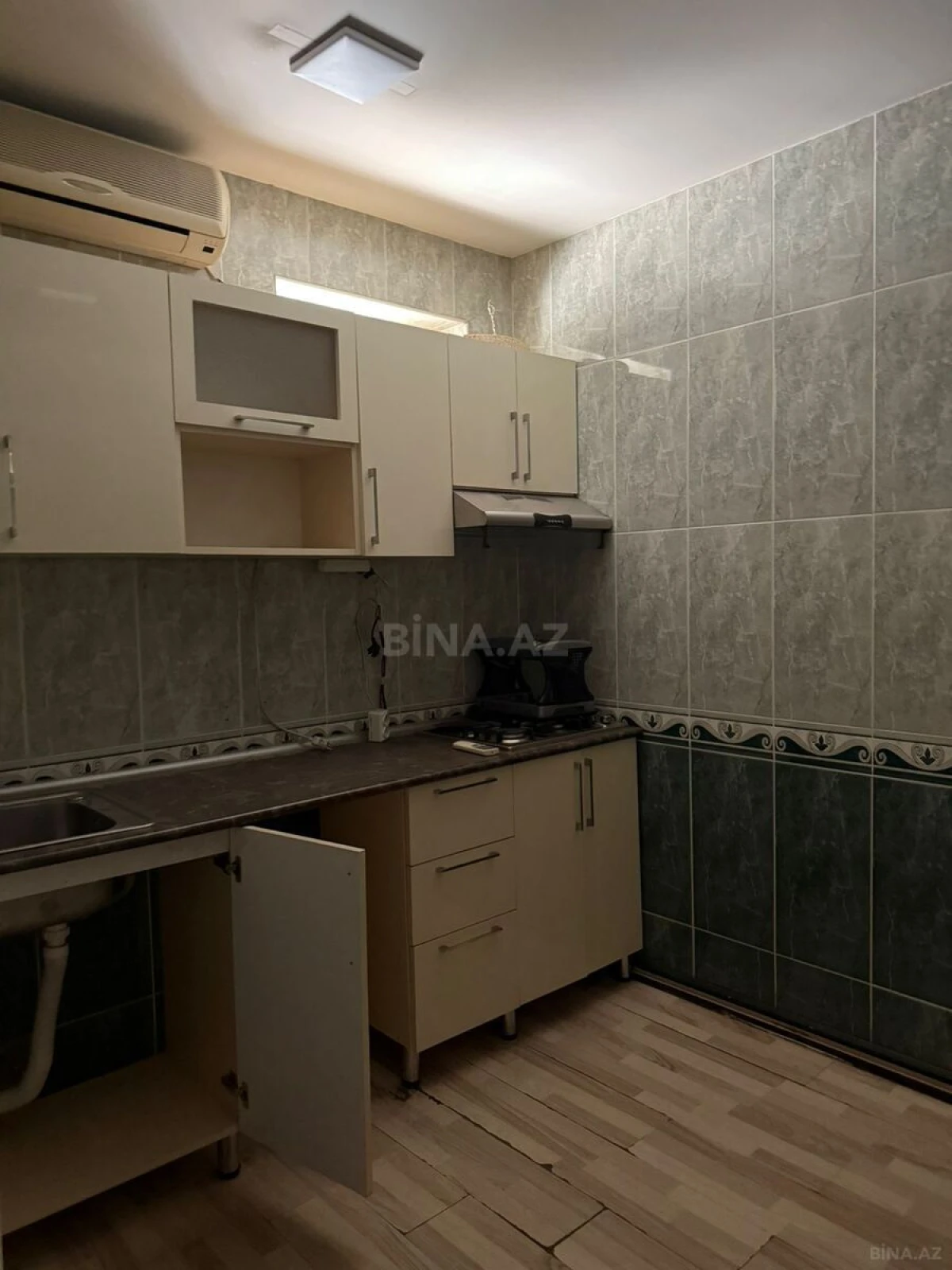 Satılır obyekt 300 m²