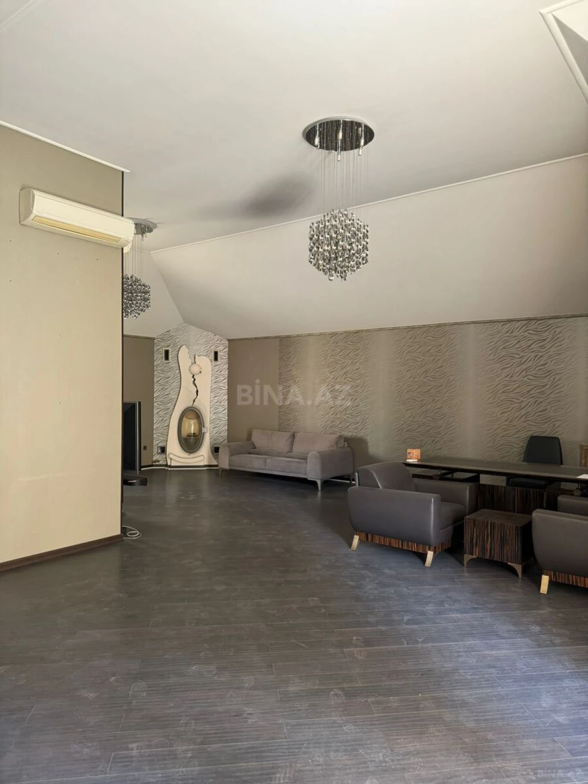 Satılır obyekt 300 m²