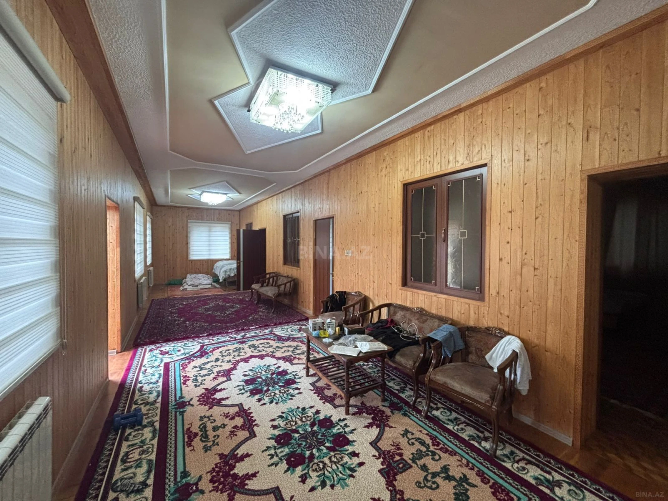 Satılır 9 otaqlı həyət evi 400 m²