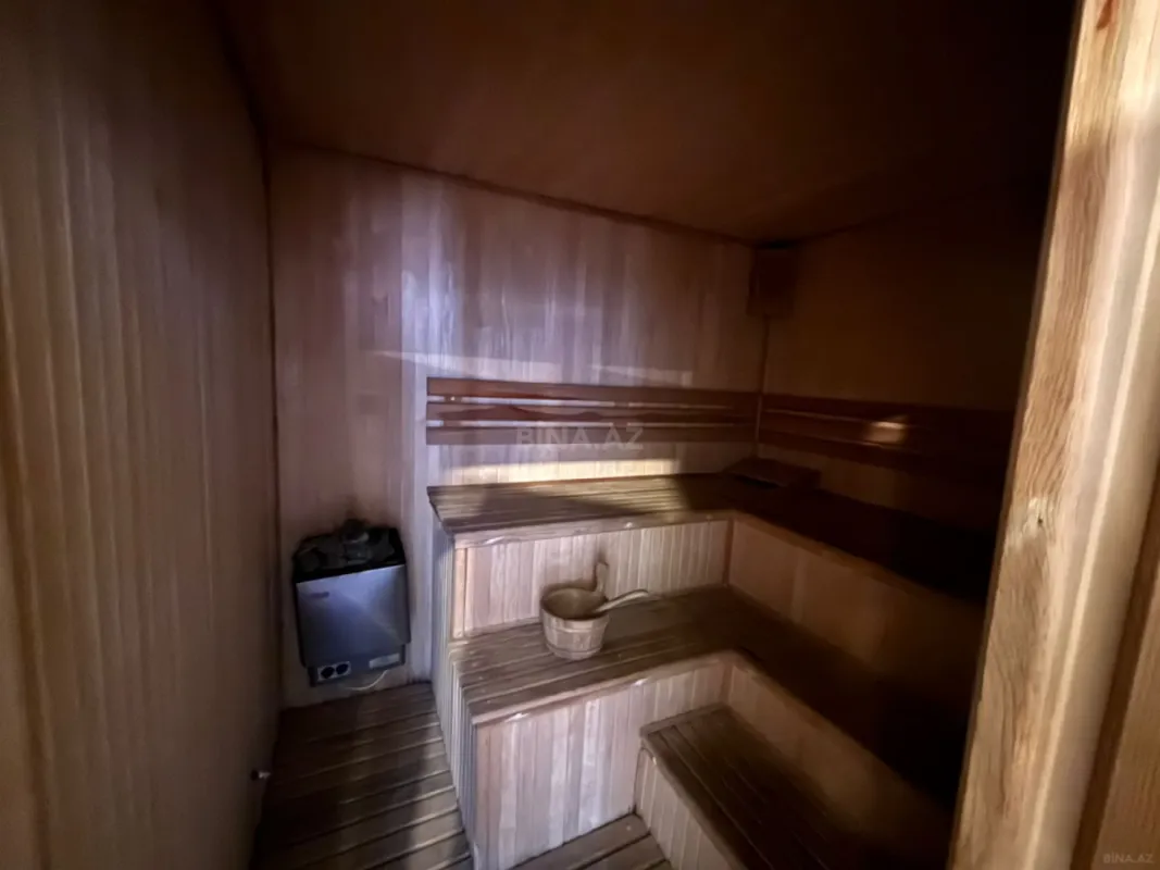 Satılır 9 otaqlı həyət evi 400 m²