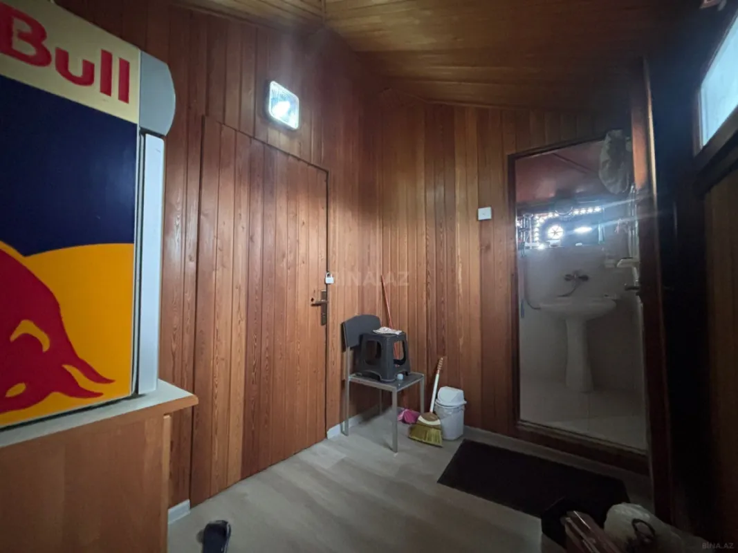 Satılır 9 otaqlı həyət evi 400 m²