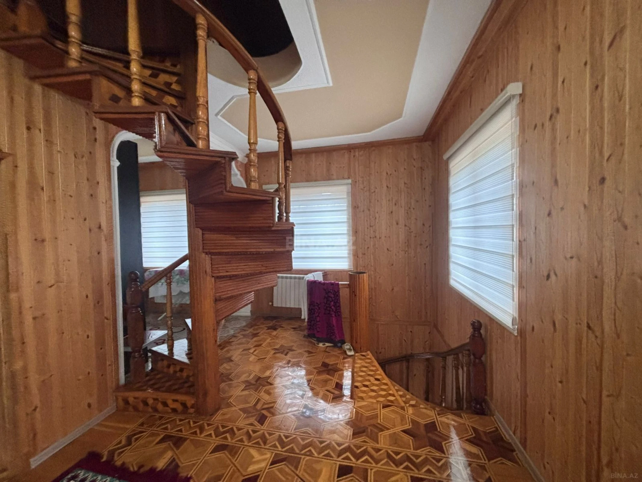 Satılır 9 otaqlı həyət evi 400 m²