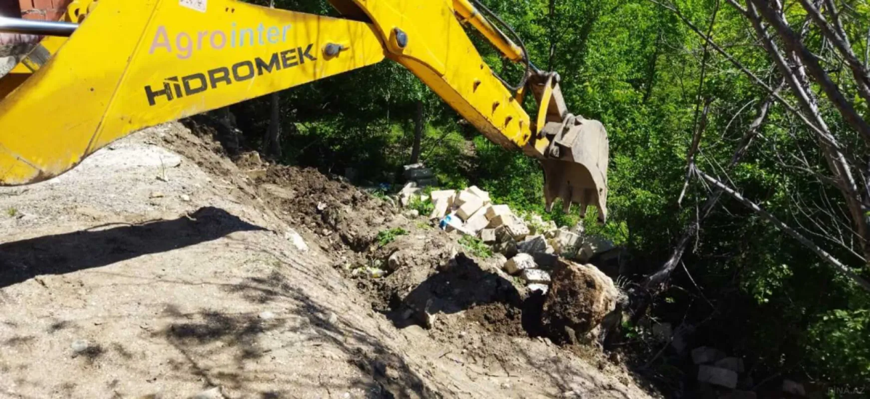 Satılır 4 otaqlı həyət evi 850 m²