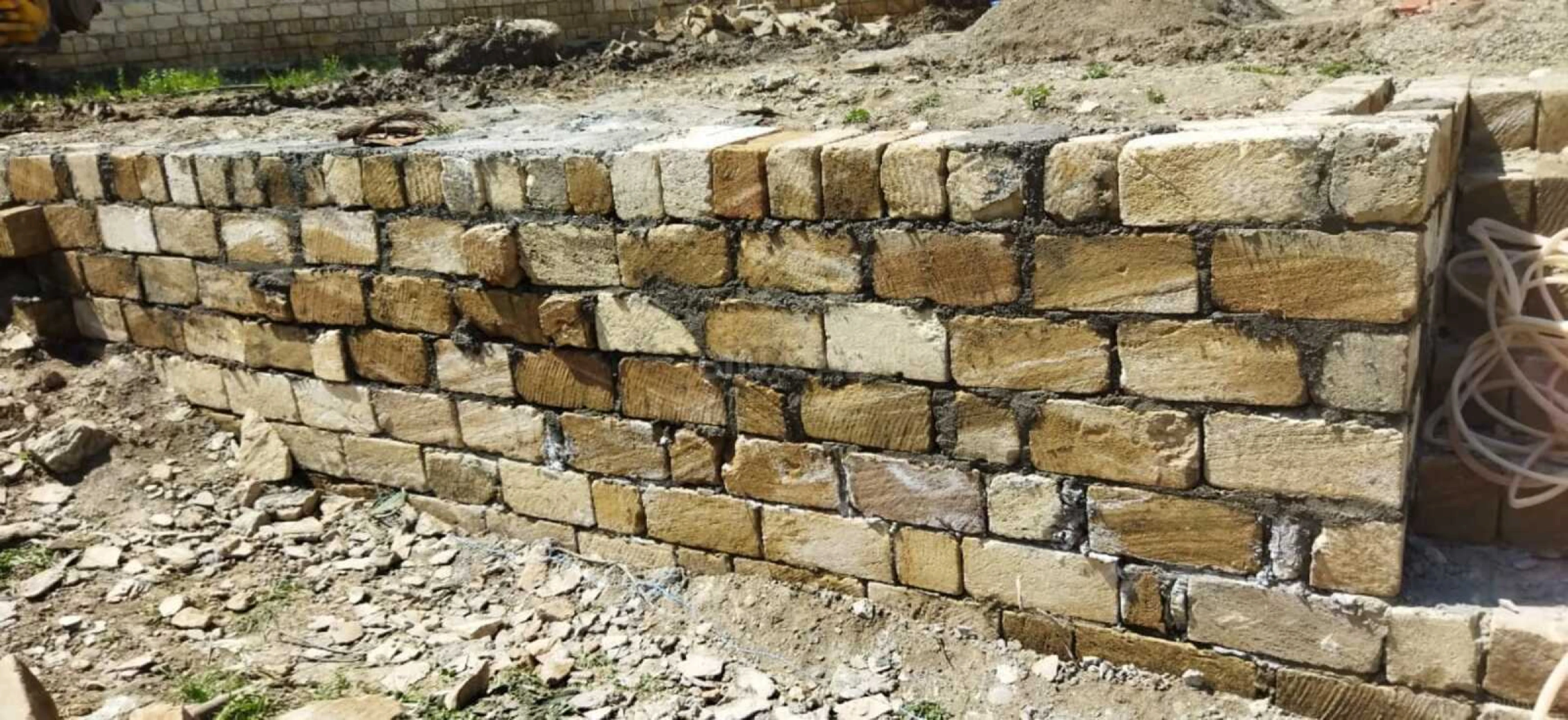 Satılır 4 otaqlı həyət evi 850 m²