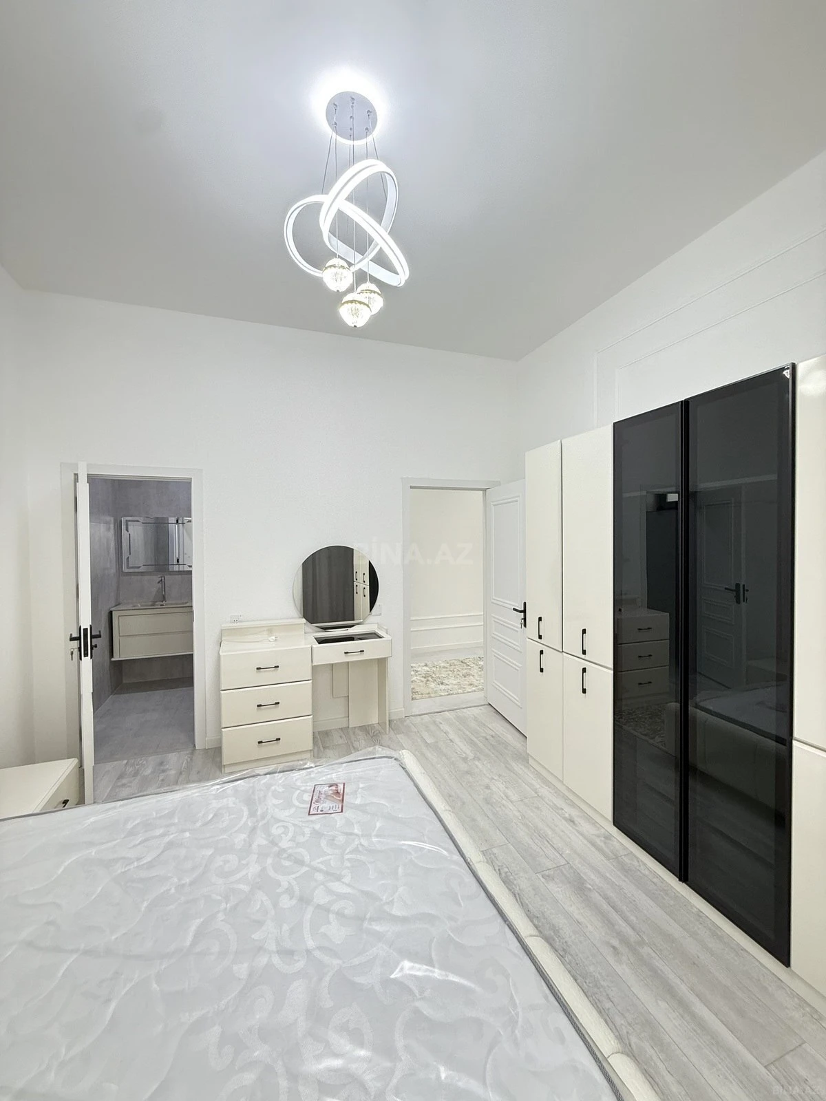 Satılır 4 otaqlı həyət evi 180 m²