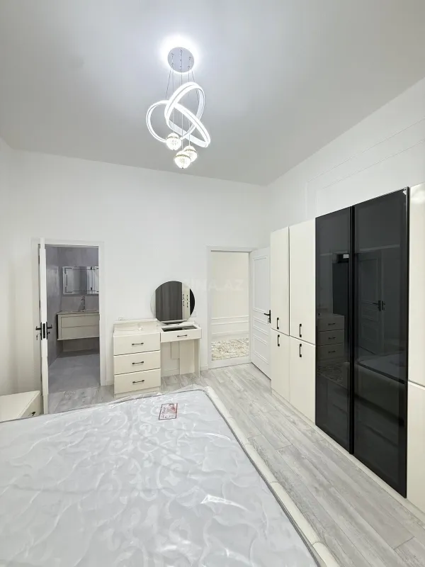 Satılır 4 otaqlı həyət evi 180 m²