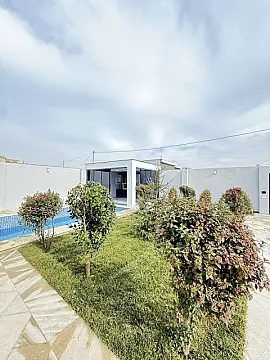 Satılır 4 otaqlı həyət evi 180 m²