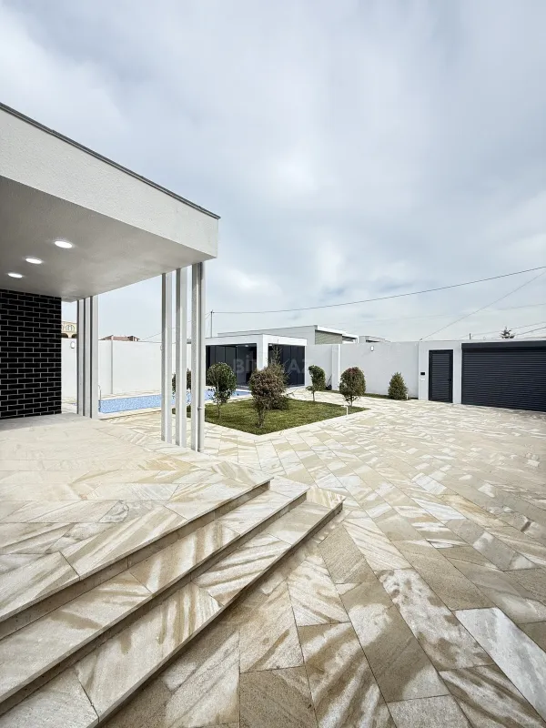 Satılır 4 otaqlı həyət evi 180 m²