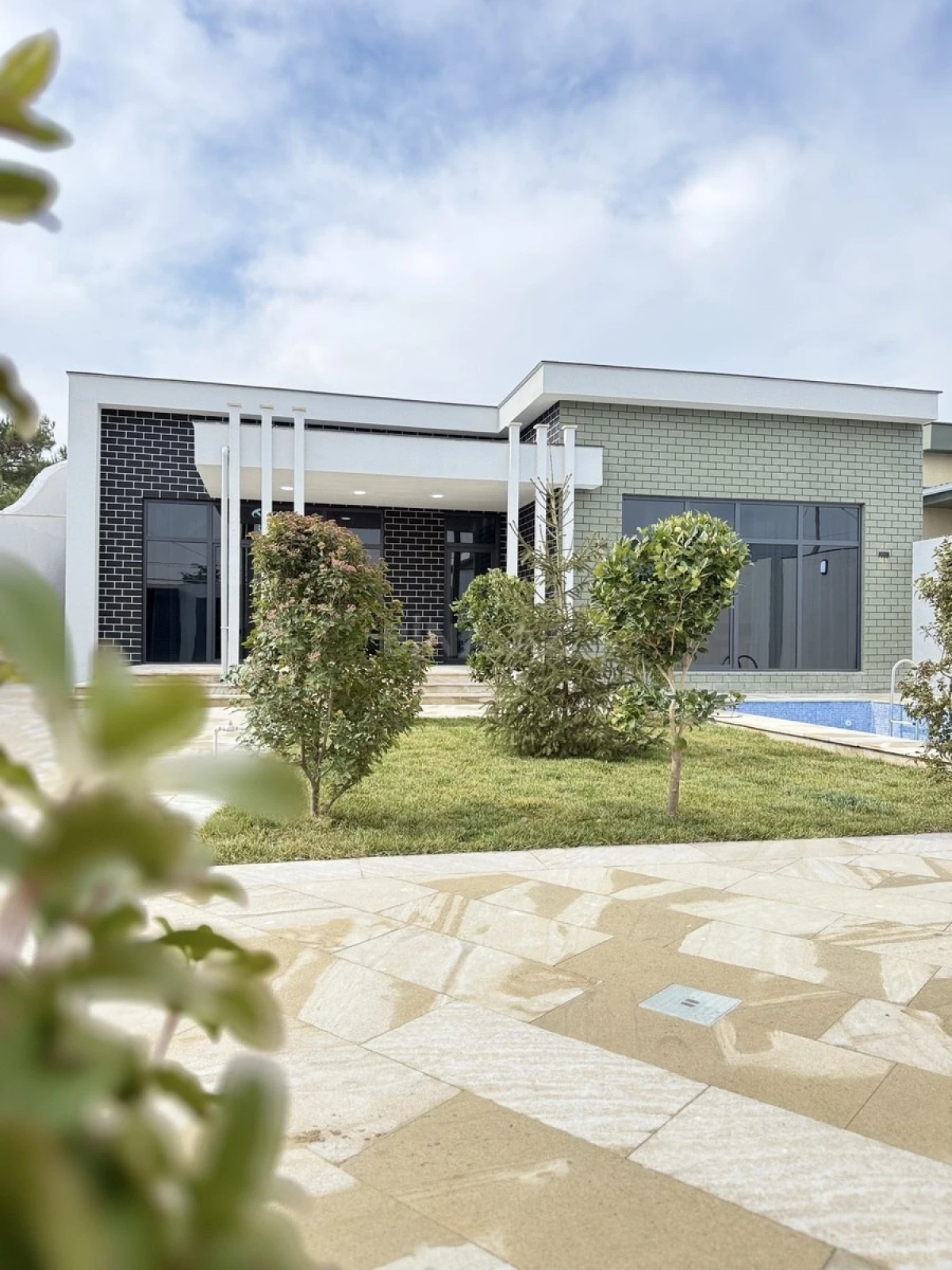 Satılır 4 otaqlı həyət evi 180 m²