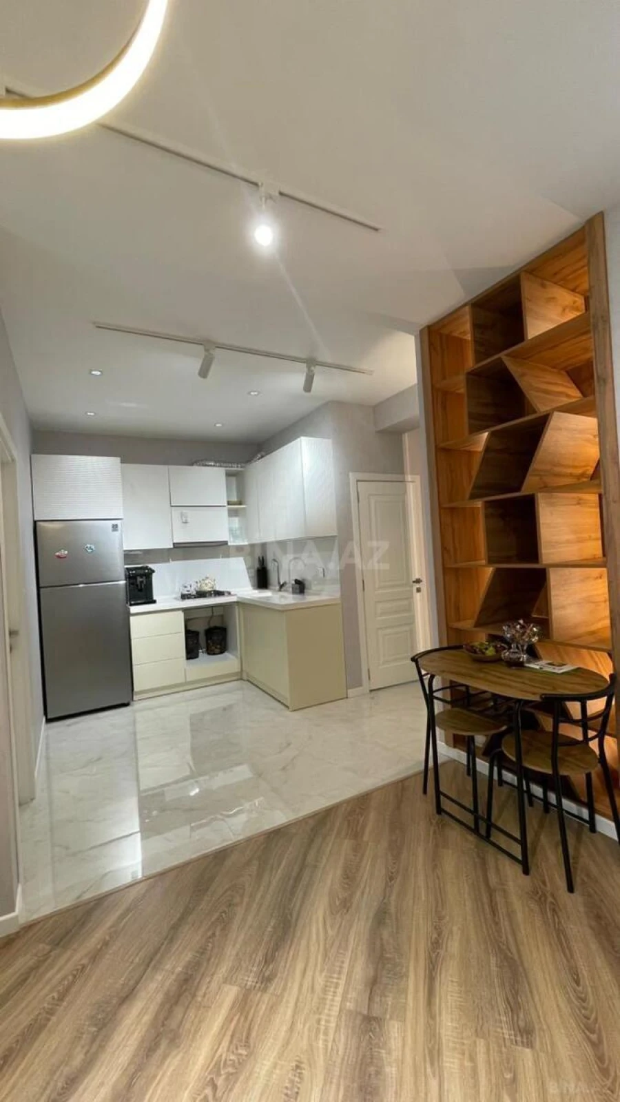 Kirayə verilir 2 otaqlı mənzil 65 m²