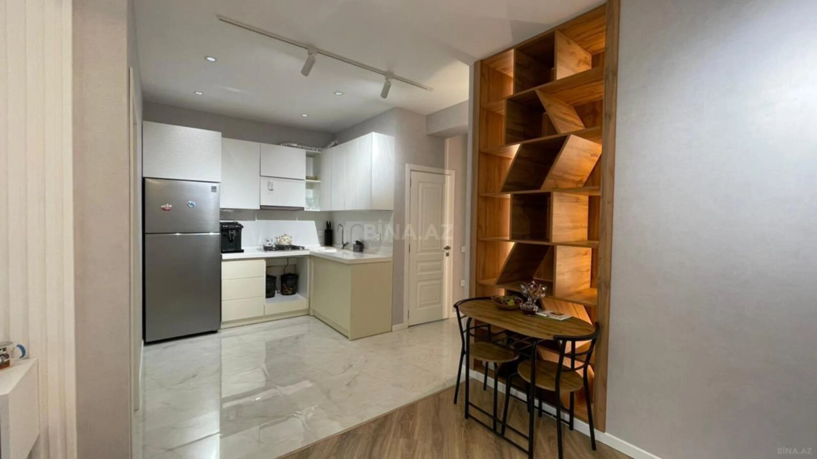 Kirayə verilir 2 otaqlı mənzil 65 m²