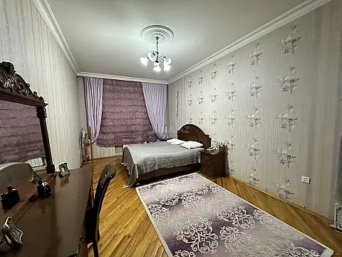 Satılır 3 otaqlı mənzil 152 m²