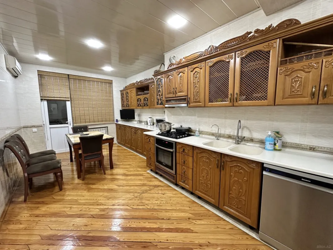 Satılır 3 otaqlı mənzil 152 m²