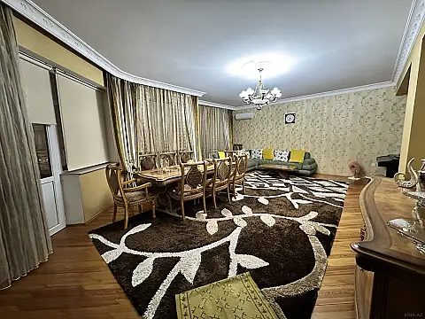 Satılır 3 otaqlı mənzil 152 m²