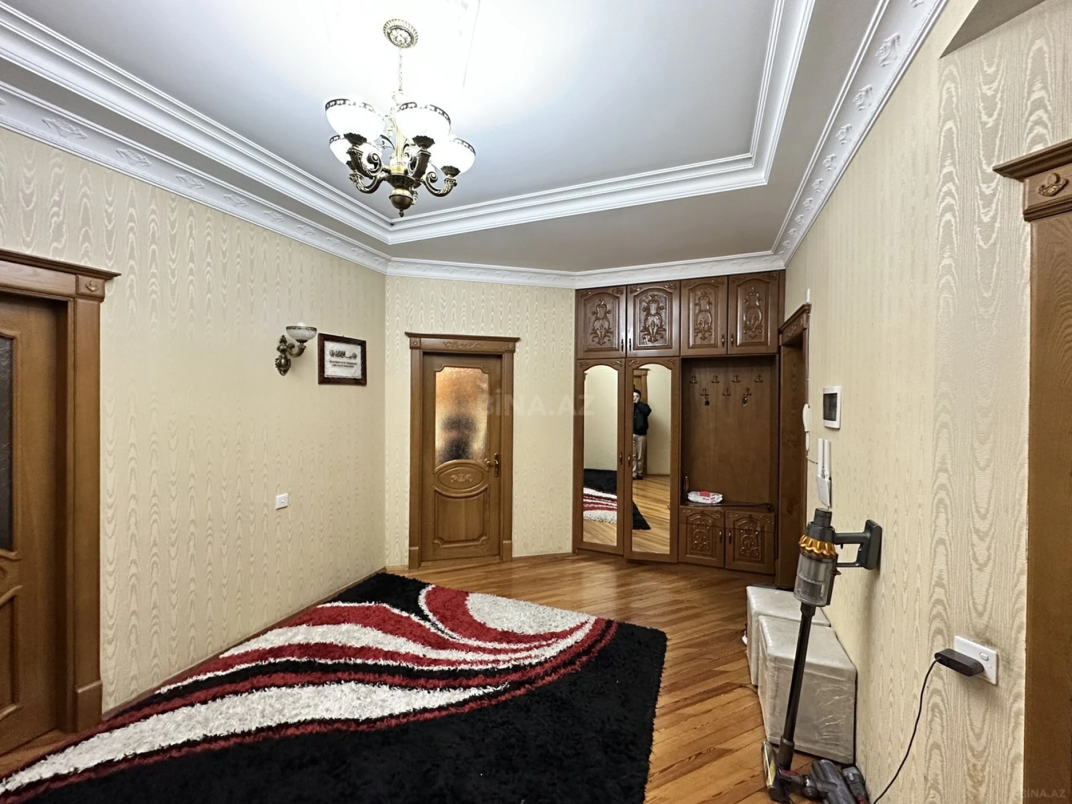 Satılır 3 otaqlı mənzil 152 m²