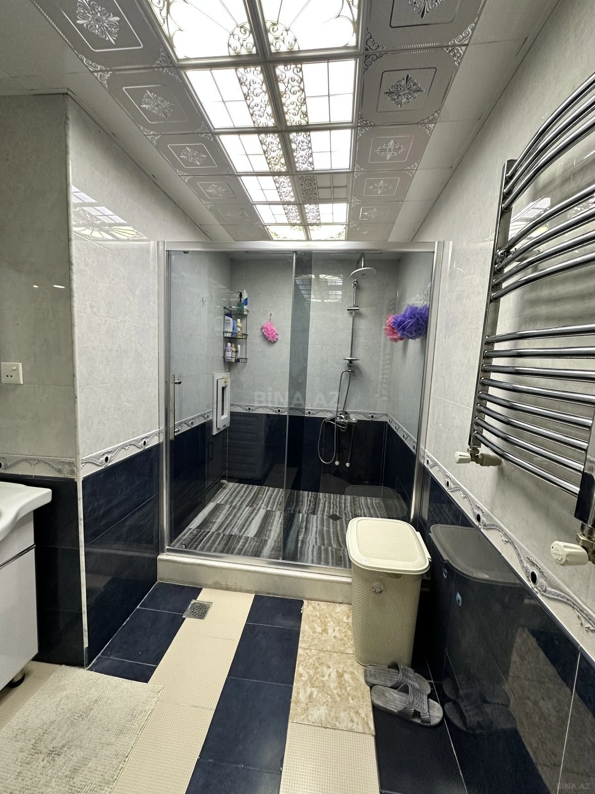 Satılır 3 otaqlı mənzil 152 m²