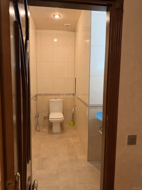 Satılır 4 otaqlı mənzil 203 m²