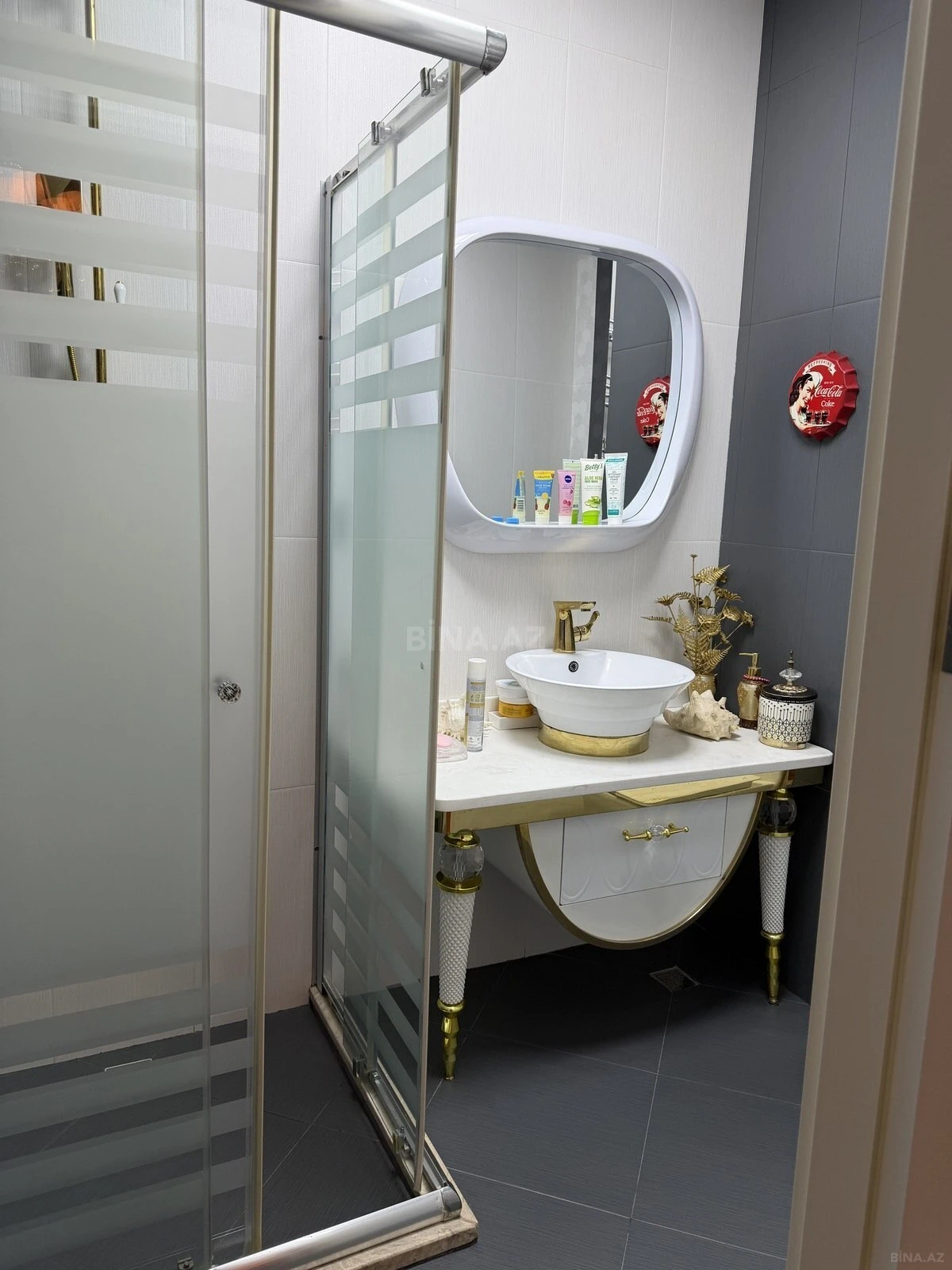 Satılır 4 otaqlı mənzil 203 m²