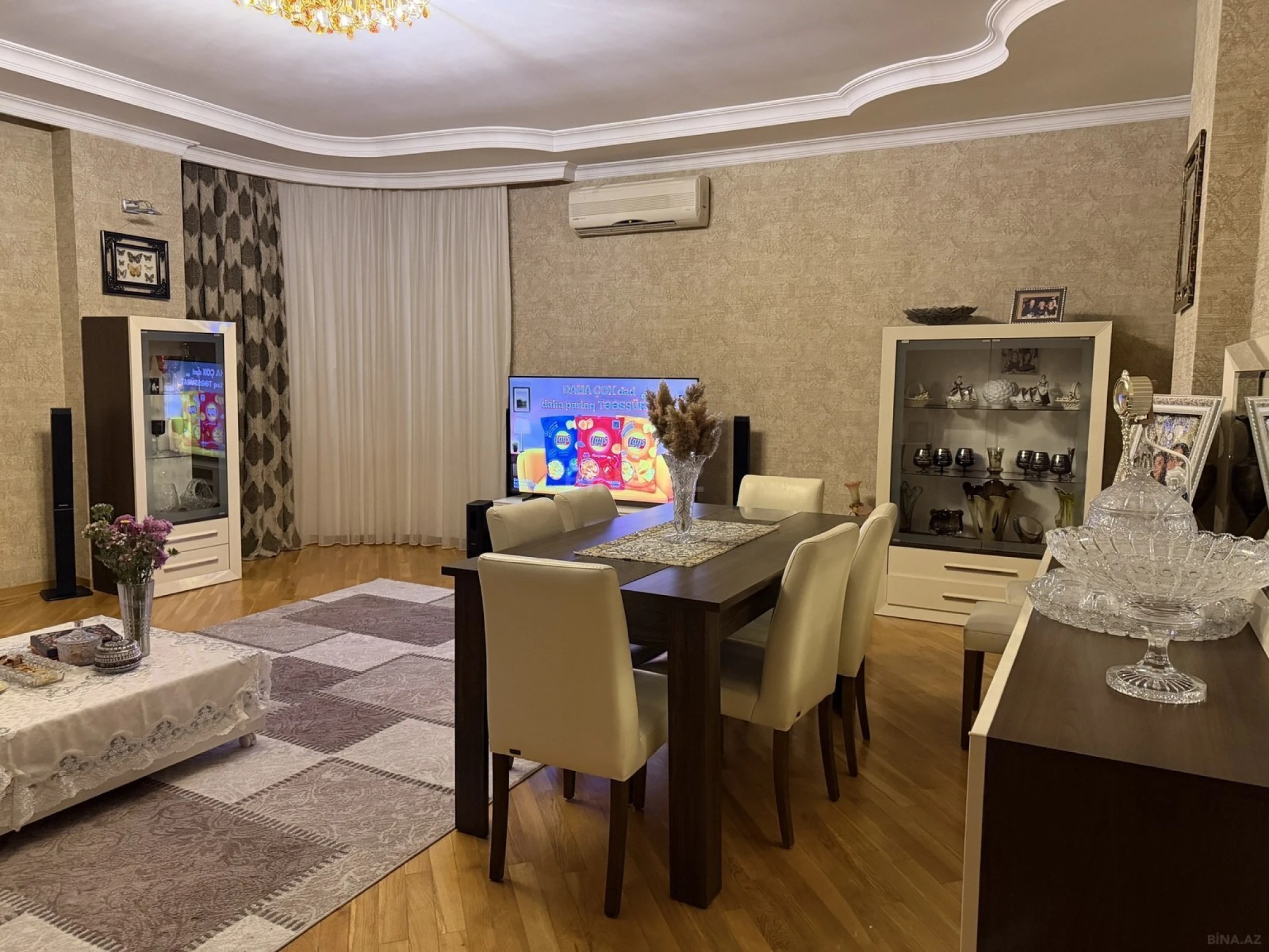 Satılır 4 otaqlı mənzil 203 m²