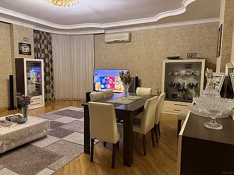 Satılır 4 otaqlı mənzil 203 m² — Bakı, Nizami 4 otaq 203.00 m²