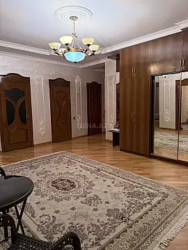Satılır 4 otaqlı mənzil 203 m²