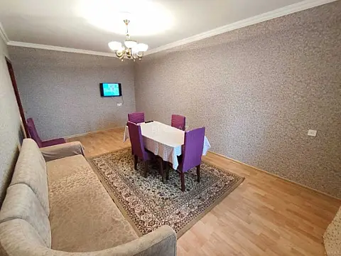 Kirayə verilir 2 otaqlı mənzil 65 m²