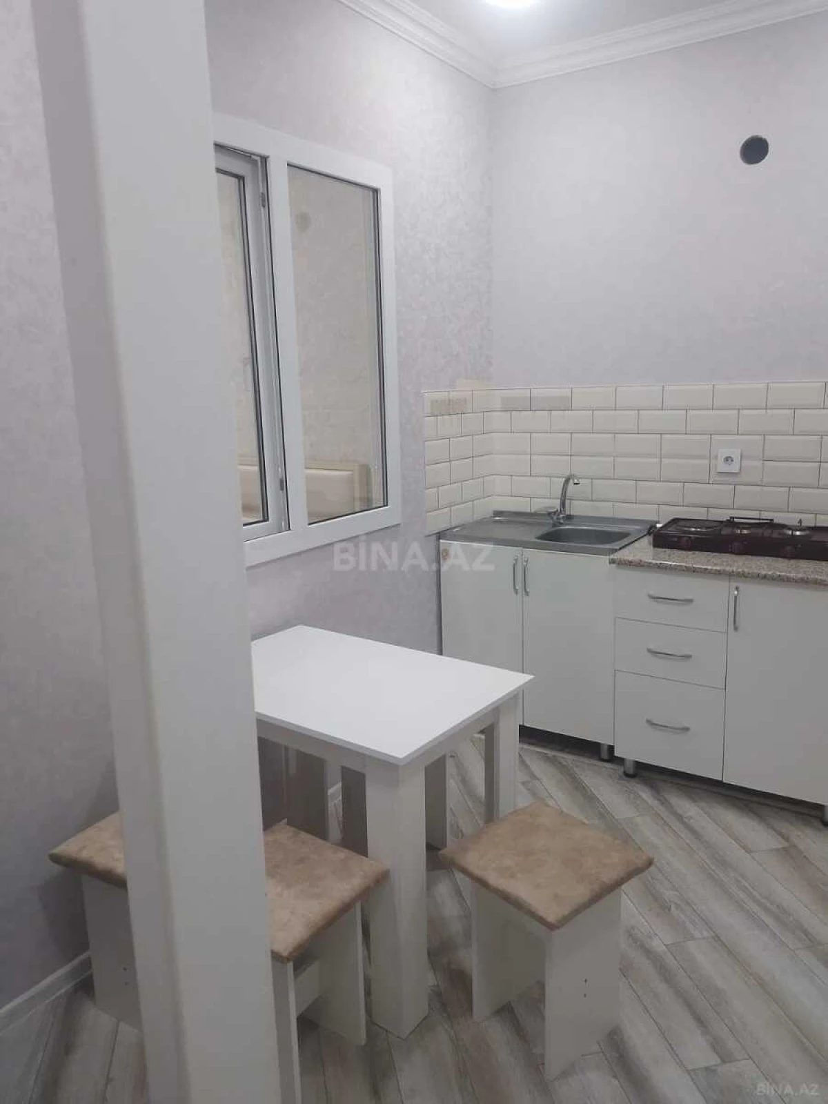 Kirayə verilir 2 otaqlı mənzil 60 m²