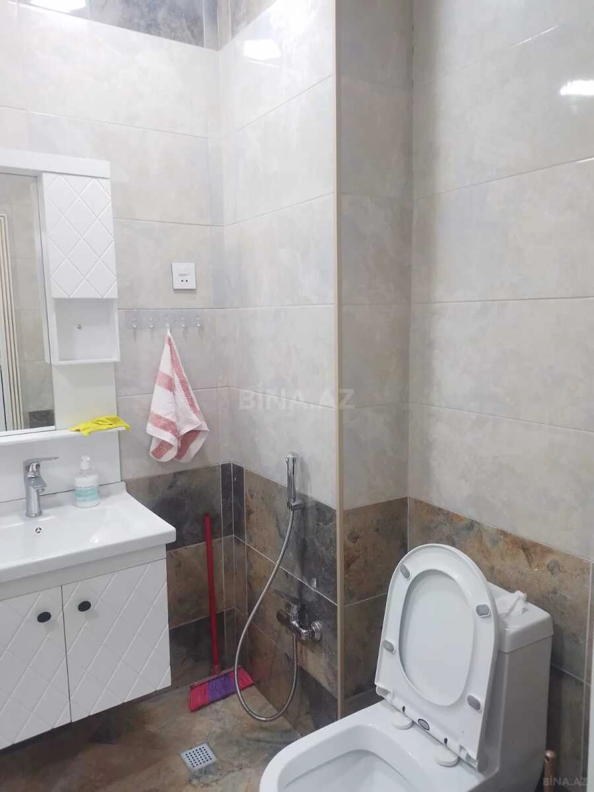 Kirayə verilir 2 otaqlı mənzil 60 m²
