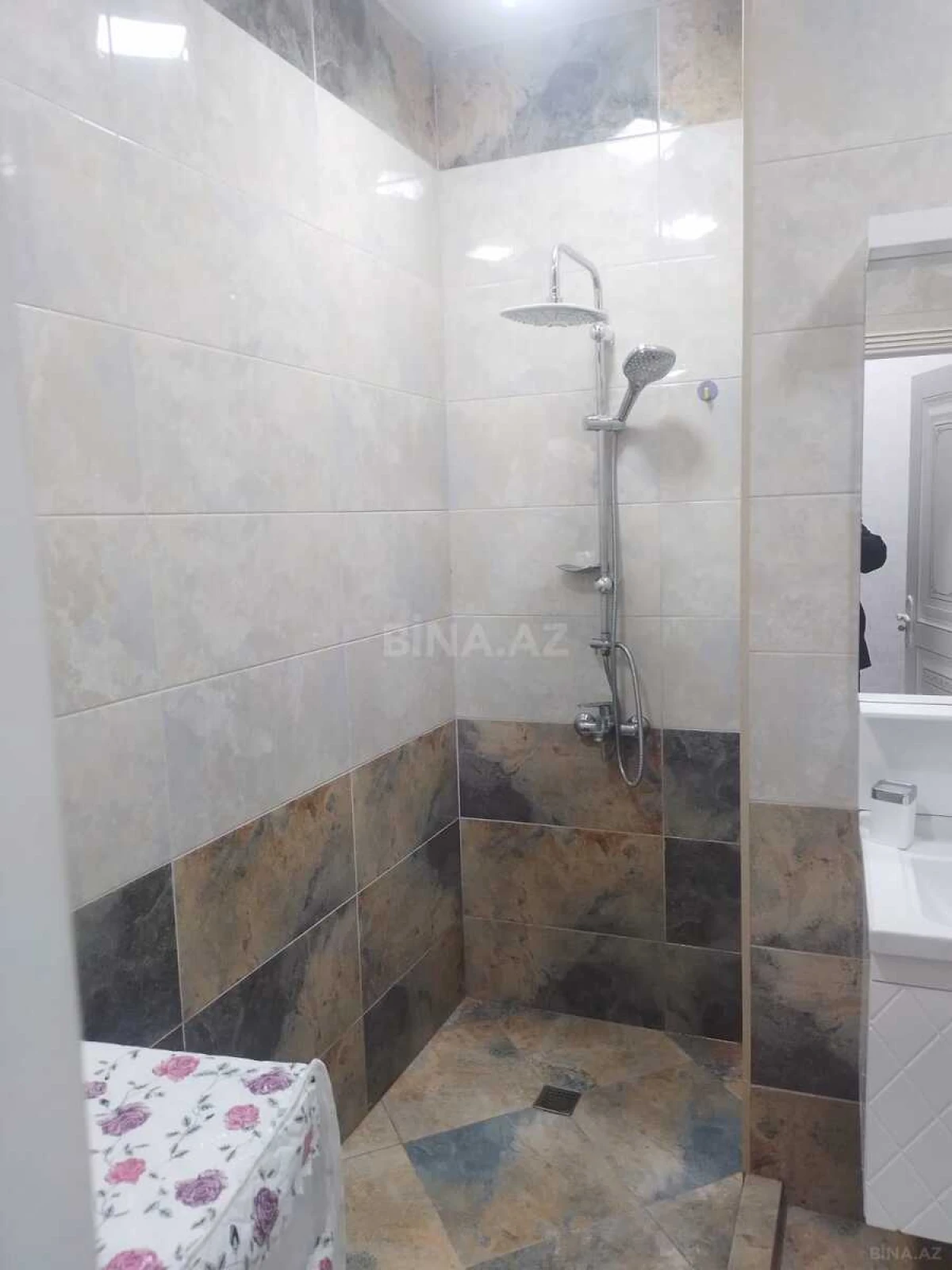 Kirayə verilir 2 otaqlı mənzil 60 m²