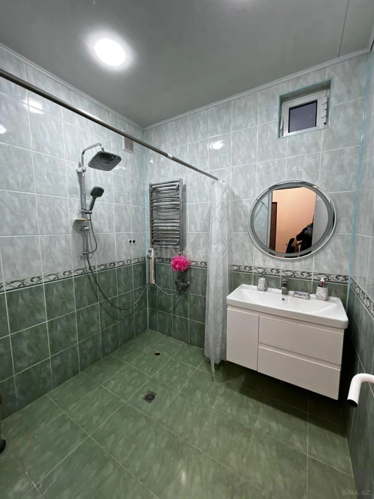 Satılır 6 otaqlı həyət evi 200 m²