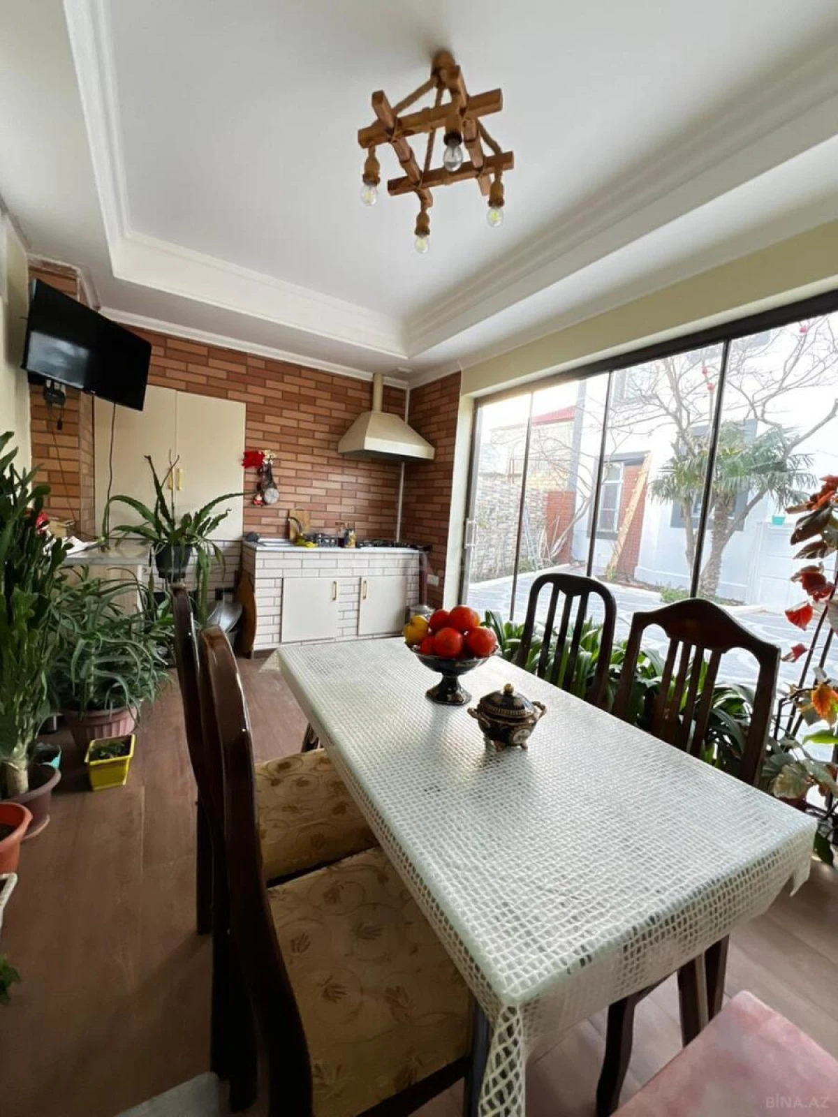 Satılır 6 otaqlı həyət evi 200 m²